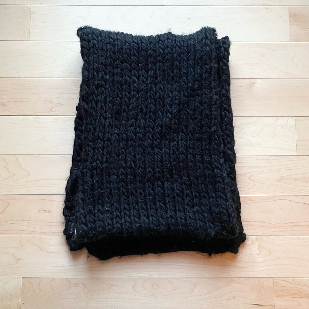 DANIER Black Wool Blend Scarf